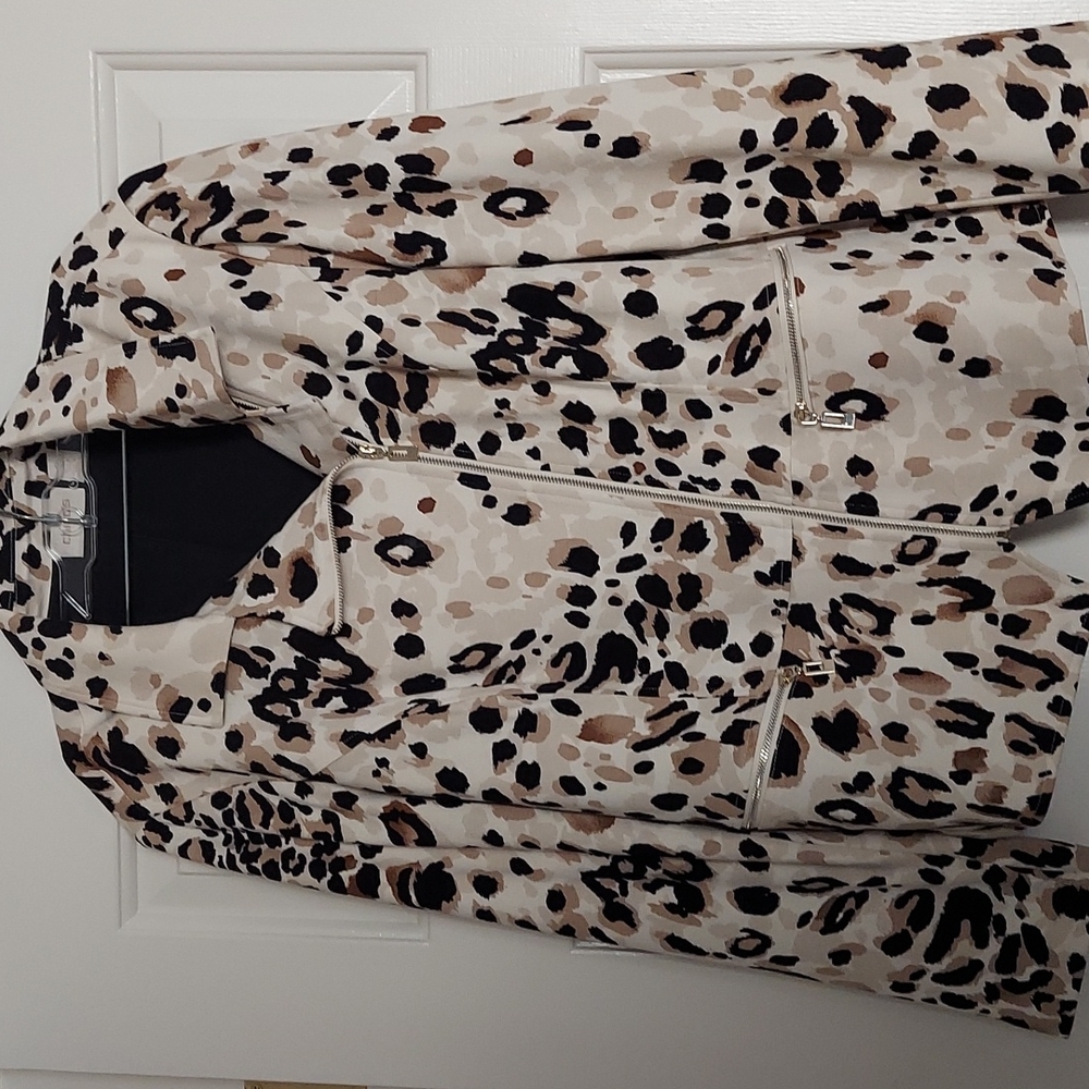 Fitted  lined rayon dressy jacket machine wash cold water
